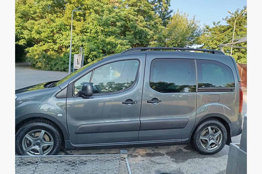 Peugeot Partner Tepee 2008–2018 Hjulbuekanter (4 stk., sorte) XTR, 2 sidedøre, metal Foto 3