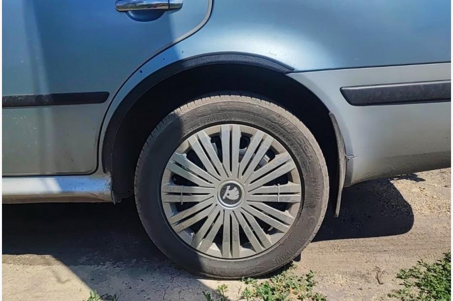 Skoda Octavia I Tour A4 1996–2010 Hjulbuekanter (4 stk., sorte) Metal Foto 2