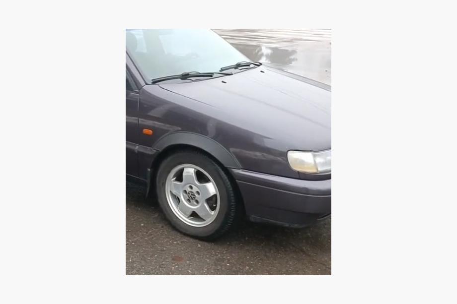 Volkswagen Passat B4 1993–1996 Hjulbuekanter (4 stk., sorte) Foto 1