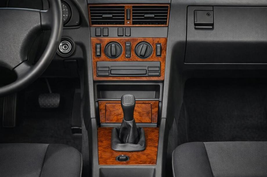 Mercedes C-klasse W202 1993–2001 Instrumentbordbeklædning (1993-1995) Trælook Image
