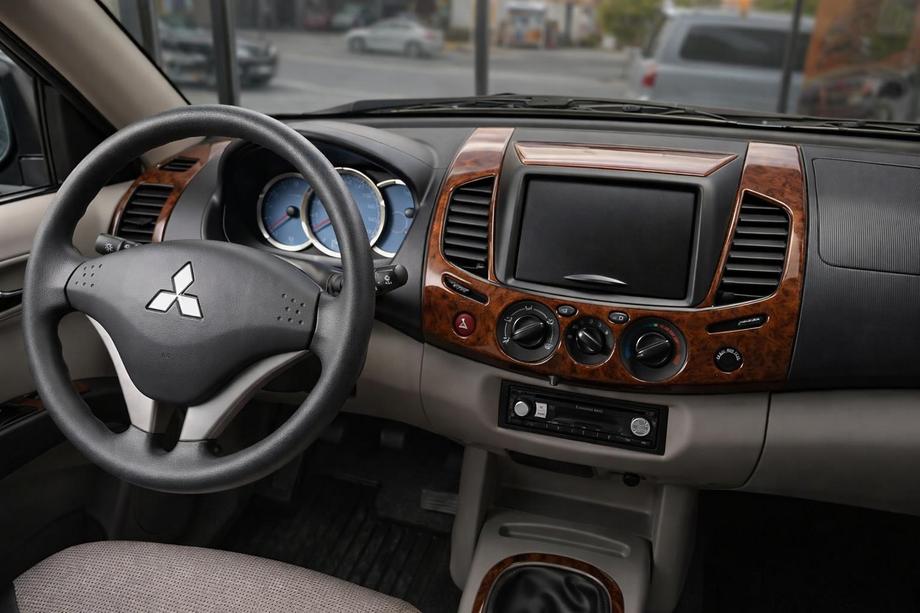 Mitsubishi L200 2006–2015 Instrumentbordlister (13 dele) Aluminium Image
