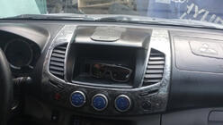 Mitsubishi L200 2006–2015 Instrumentbordbeklædning (11 dele) Titan foto 6