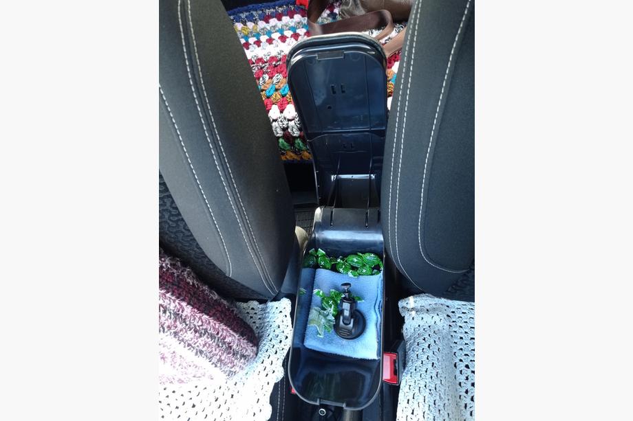 Citroen C-3 2009–2016 Armlæn (med plastadapter til kopholder) Foto 13