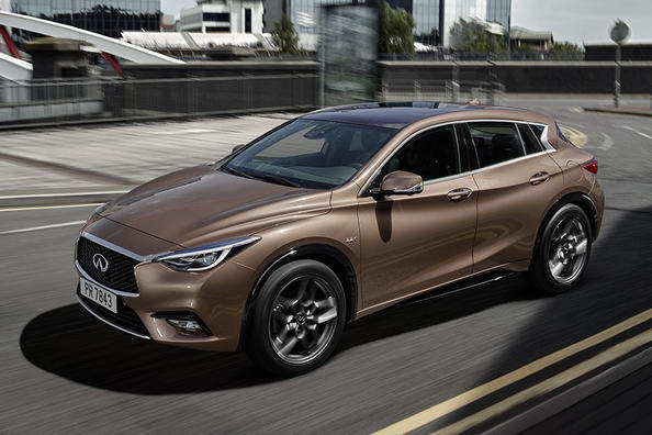 Test af den premium hatchback Infiniti Q30