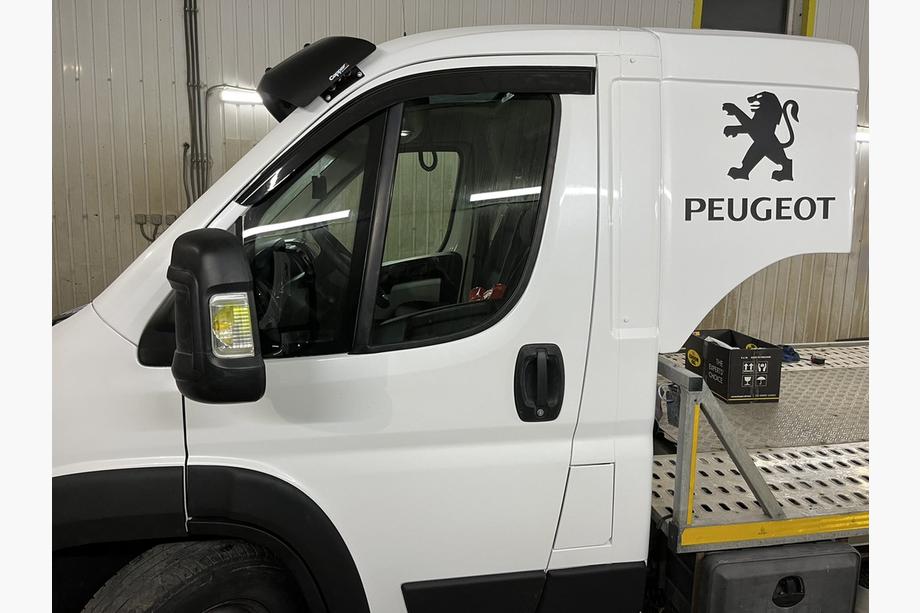 Peugeot Boxer 2006–2025 Vindafvisere til sideruder (2 stk., DDU) Image