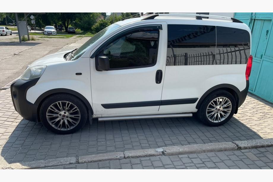 Fiat Fiorino/Qubo 2008–2024 Hjulbuekanter (4 stk., sorte) 2 sidedøre, metal Foto 8