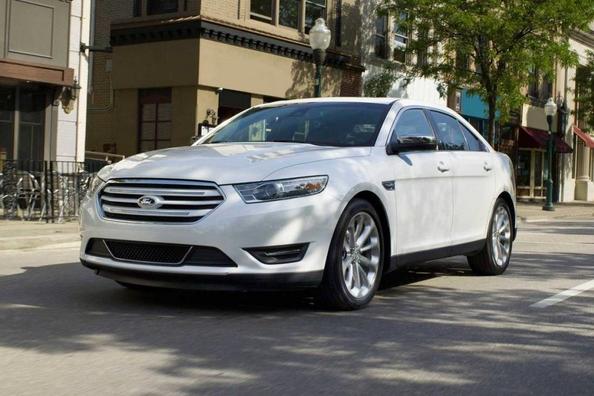 Test af sedanen Ford Taurus, modelår 2013 Foto 5