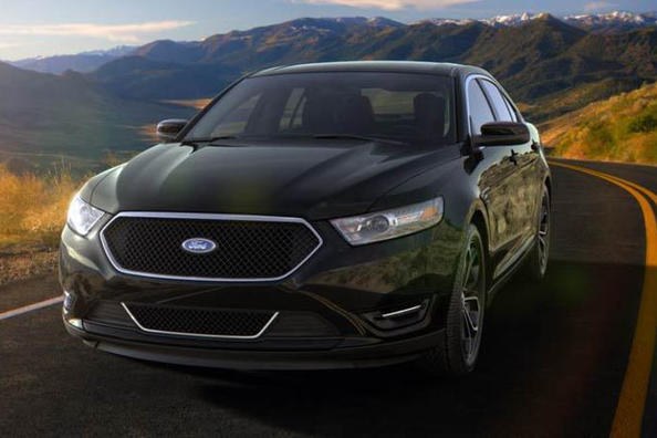 Test af sedanen Ford Taurus, modelår 2013 Foto 2
