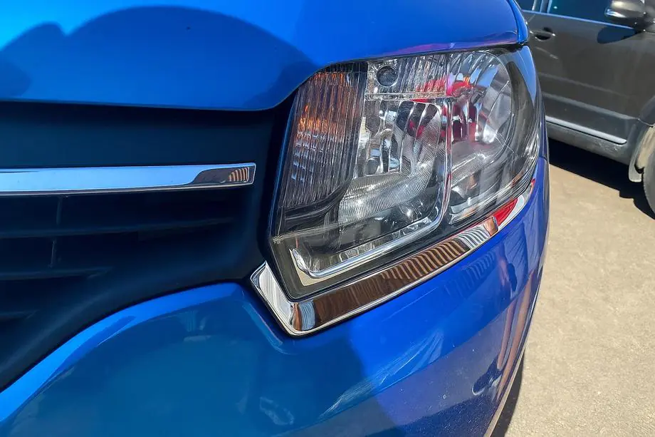 Dacia Logan II 2013–2022 Forlygterammer (2 stk., rustfrit stål) Image