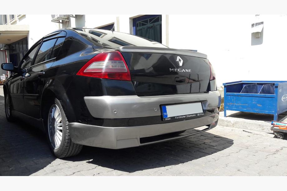 Renault Megane II 2004–2009 Bagkofanger påsats (til lakering) Image