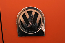 Volkswagen Caddy 2004–2010 Baglogo-ramme i rustfrit stål foto 1