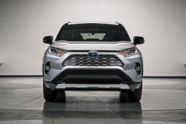 Crossoveren Toyota RAV4 i modelår 2019