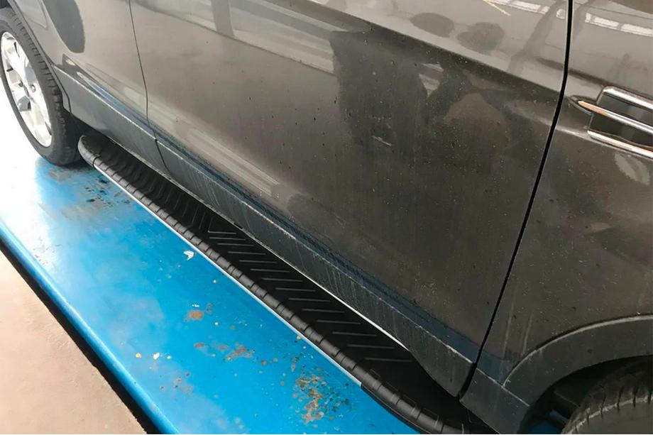 Ford Kuga/Escape 2013–2019 Bosphorus Grey sidetrin (2 stk., aluminium) Med lakerede dørplader Foto 7