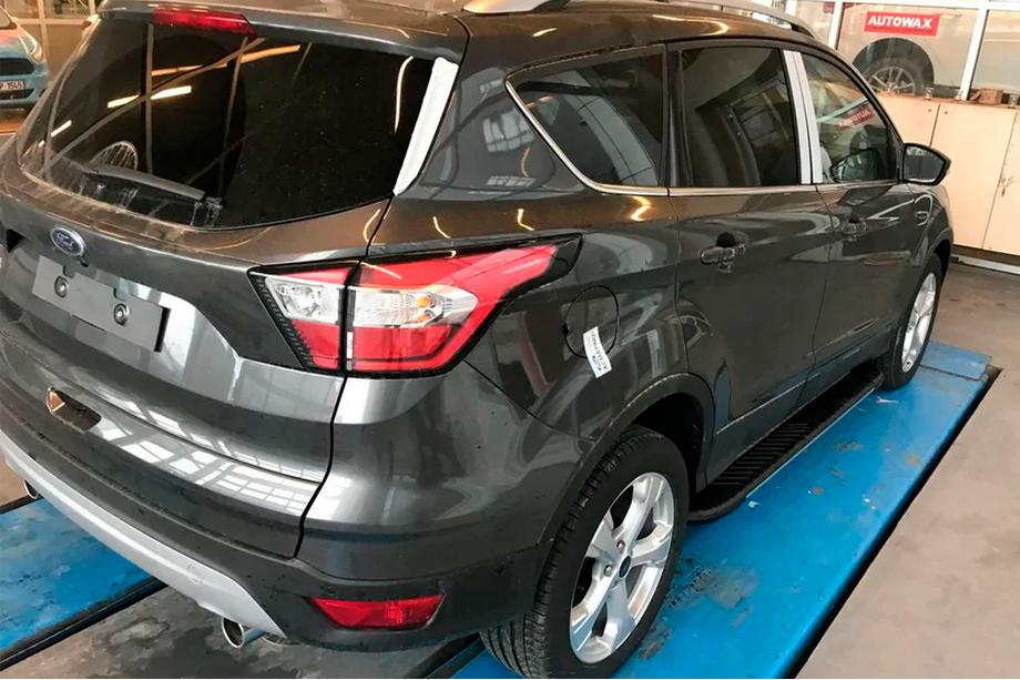 Ford Kuga/Escape 2013–2019 Bosphorus Grey sidetrin (2 stk., aluminium) Med lakerede dørplader Foto 6