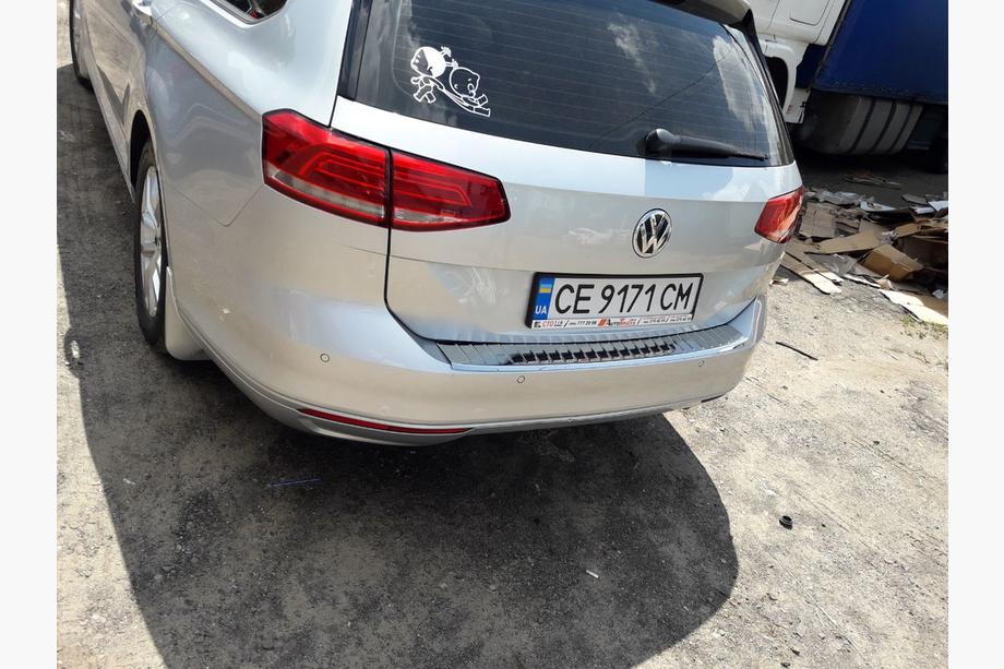 Volkswagen Passat B8 2015–2023 Krom beskyttelsesliste til bagkofanger Carmos V1 (SW) Foto 8