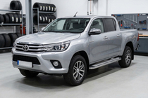 Toyota Hilux 2015– Sidetrin Maydos V2 (2 stk., aluminium ↗ rustfrit stål) foto 1