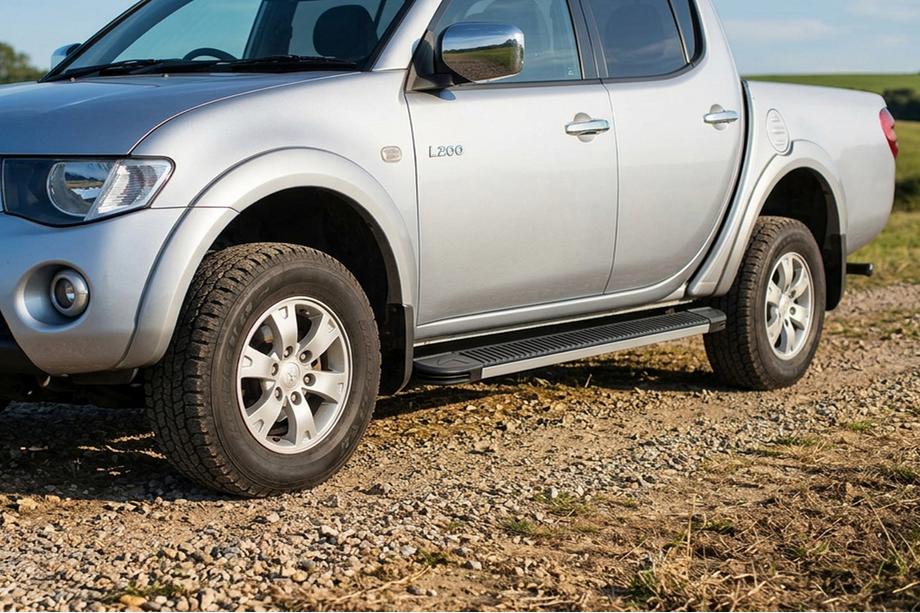 Mitsubishi L200 2006–2015 Sidetrin Maya V1 (2 stk., aluminium) Image