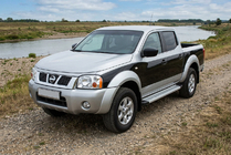 Nissan NP300 1999–2015 Sidetrin Maya V2 (2 stk., aluminium) foto 1