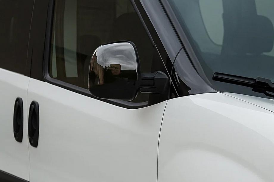 Opel Combo 2012–2018 Spejldæksler i sort krom (2 stk., plast) Image