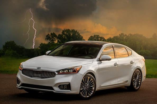 Kia Cadenza sedan: soliditet, komfort og premiumkvalitet