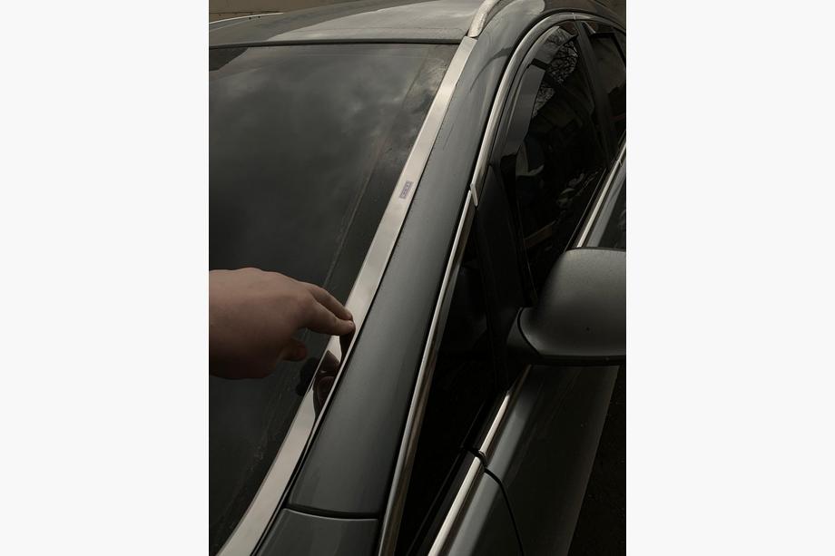 Opel Astra J 2009–2015 Kromliste til forrude (rustfrit stål) Foto 2