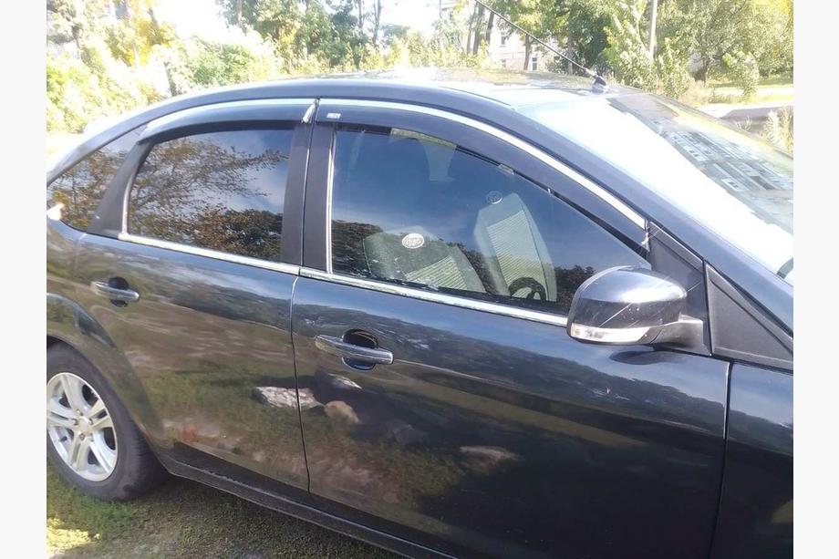 Ford Focus II 2005–2008 Vindafvisere til sideruder med kromliste SD/HB (4 stk., Niken) Image