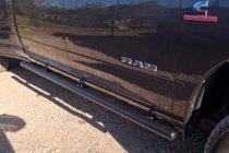 Dodge RAM (DT) 2018– Standard siderør (2 stk., rustfrit stål) foto 3