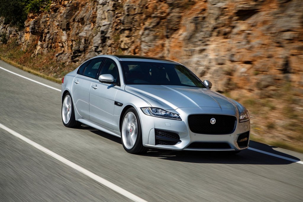 Test af Jaguar XF sedan i anden generation