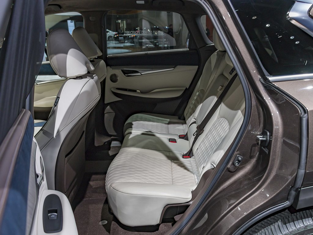 Premium SUV Infiniti QX50