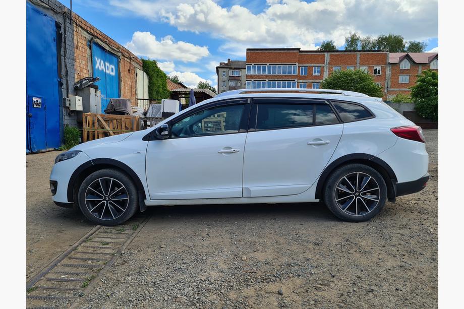 Renault Megane III 2009–2016 Hjulbuelister (8 stk., sorte) SW, ABS-plast Foto 3