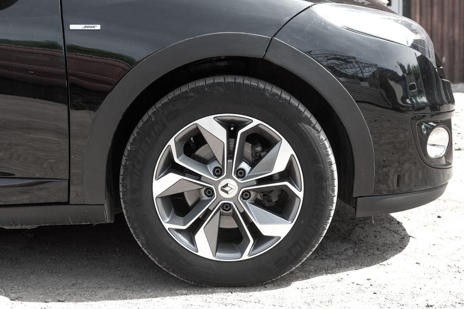 Renault Megane III 2009–2016 Hjulbuelister (8 stk., sorte) SW, ABS-plast Foto 4