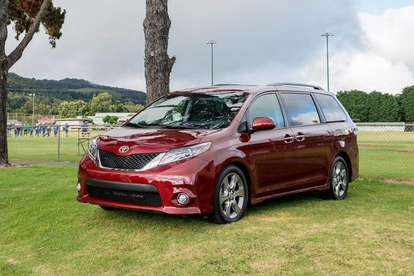 Anmeldelse af minivanen Toyota Sienna