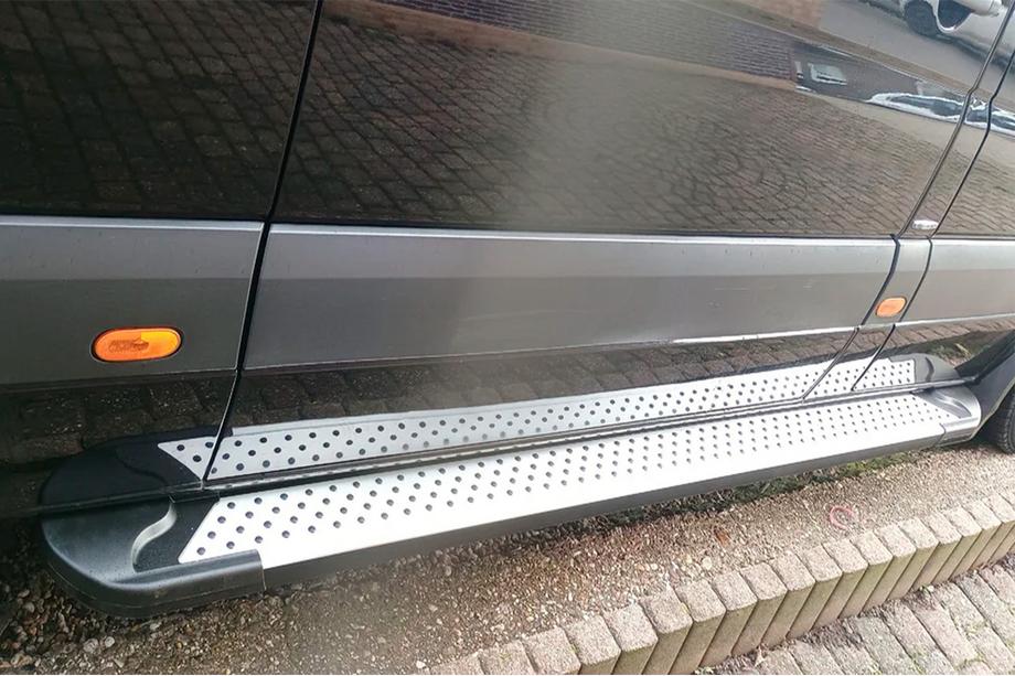 Volkswagen Crafter 2006–2016 Sidetrin Allmond Grey (2 stk., aluminium) Lang/Ekstra lang Image