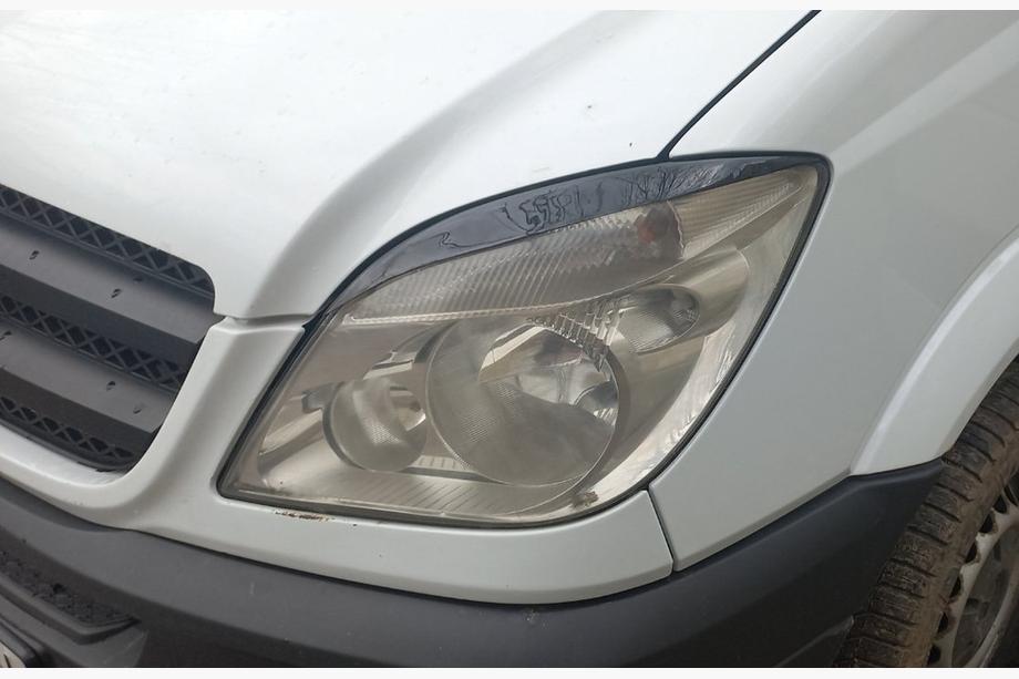 Mercedes Sprinter W906 2006–2018 Lige forlygter-øjenlåg (sort, ABS, 2006-2013) Image