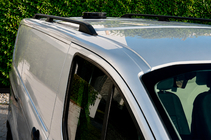 Ford Custom 2013–2022 Skyport tagrælinger (2 stk., sorte) foto 3