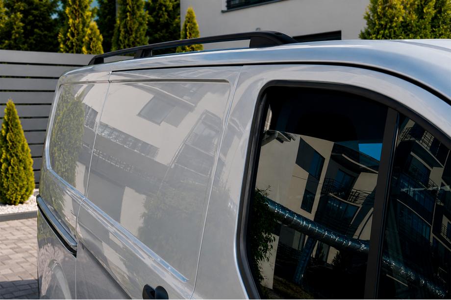 Ford Custom 2013–2022 Skyport tagrælinger (2 stk., sorte) Image