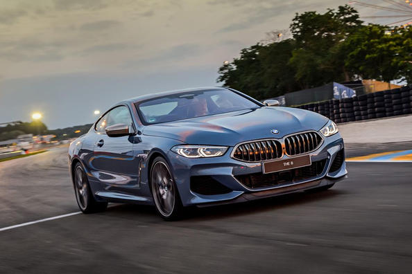 Test af den nye firehjulstrukne BMW 8-Series coupé