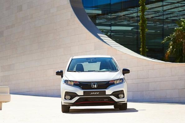 Test af den opdaterede kompakte hatchback Honda Jazz Foto 8