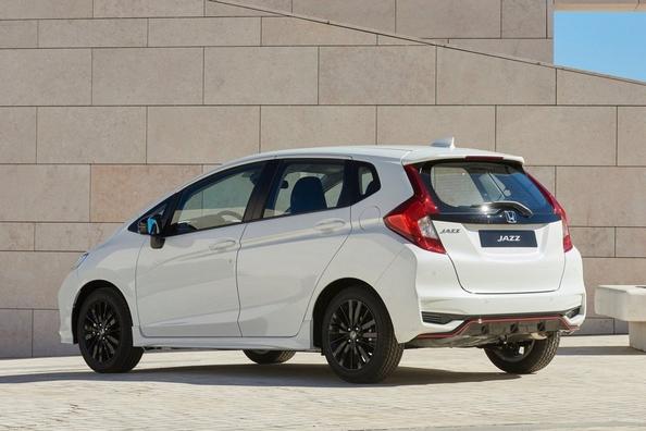 Test af den opdaterede kompakte hatchback Honda Jazz Foto 7