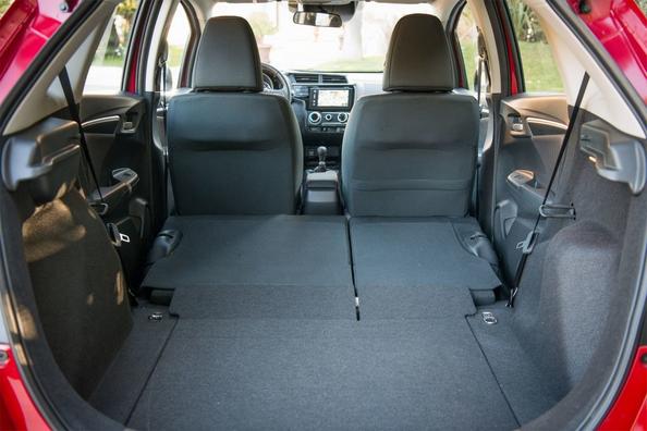 Test af den opdaterede kompakte hatchback Honda Jazz Foto 4