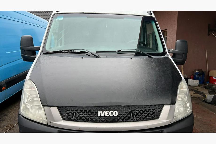Iveco Daily 2006–2014 Motorhjelmsbetræk (med Daily-tekst) Foto 1