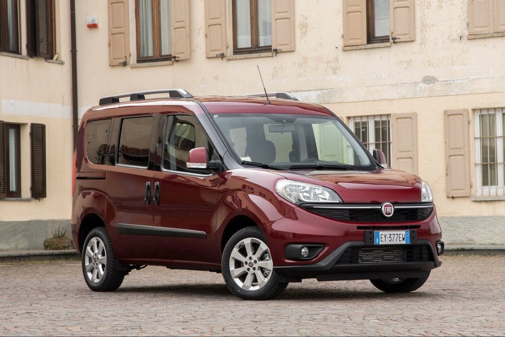 Test af femsæders Fiat Doblo kompaktvan til gods og passagerer