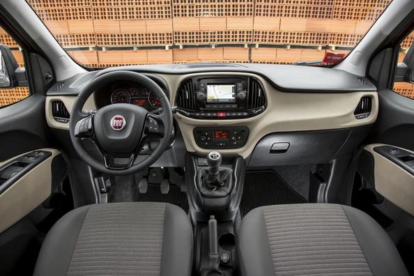 Test af femsæders Fiat Doblo kompaktvan til gods og passagerer Foto 5