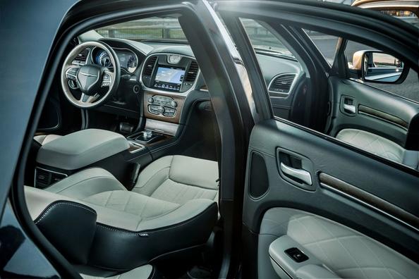 Test af Chrysler 300 sedan, 2. generation Foto 4