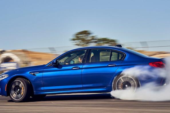 Sportsedan BMW M5 i sjette generation