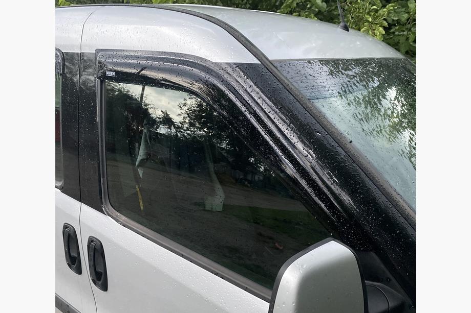 Fiat Doblo II 2010–2022 Vindafvisere (2 stk., Niken) Image