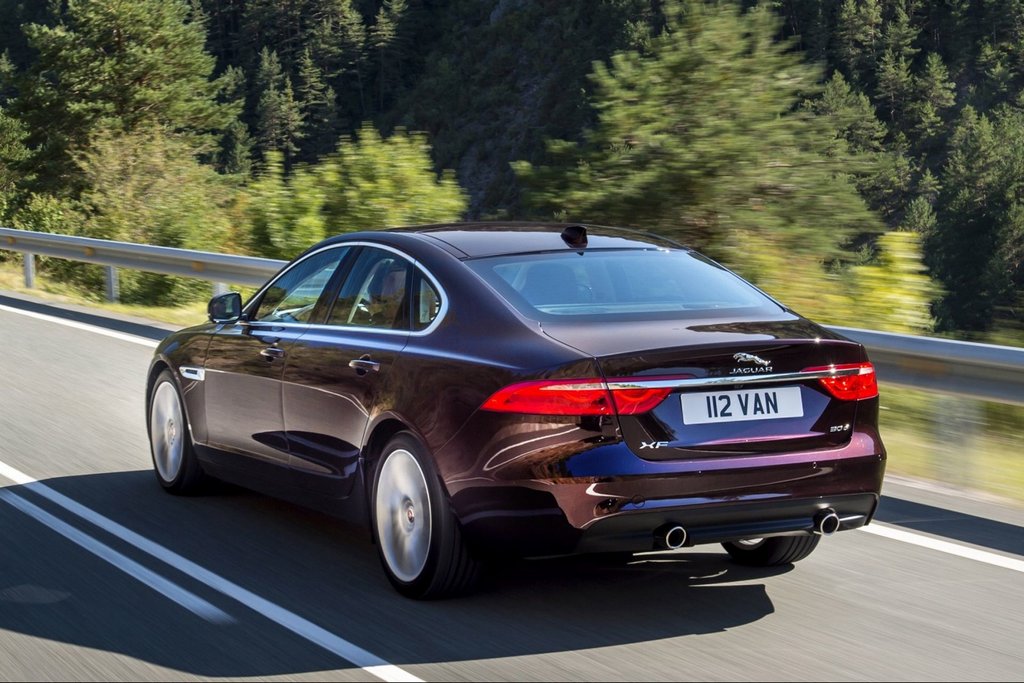 Premiumsedanen Jaguar XF i anden generation