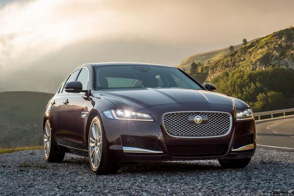 Premiumsedanen Jaguar XF i anden generation