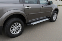 Mitsubishi Pajero Sport 2008–2015 Sidetrin X5-type (2 stk., aluminium) foto 1