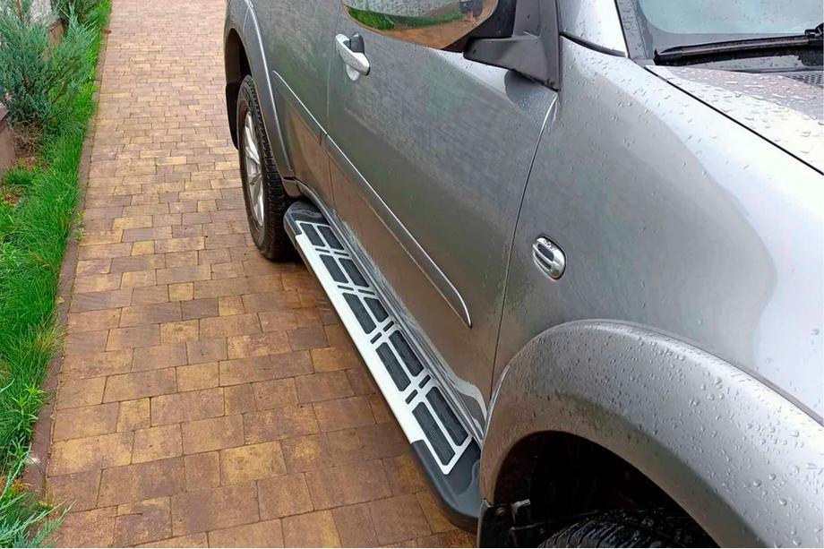 Mitsubishi Pajero Sport 2008–2015 Sunrise sidetrin (2 stk., aluminium) Image